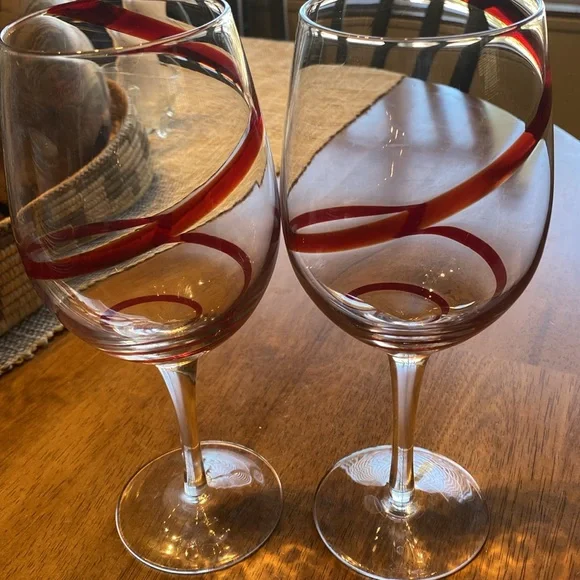 Set of 2 SWIRL LINE GLASSES BY PIER 1. Like new. Discontinued - Picture 4 of 4